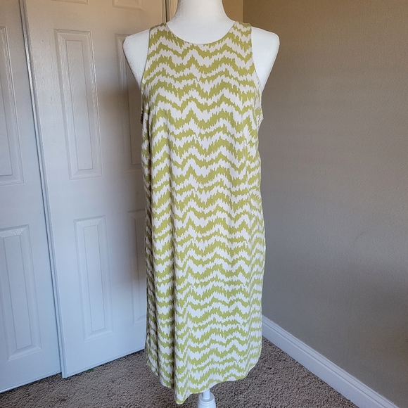 Ann Taylor Grenn Chevron Lines Size M - Picture 1 of 7
